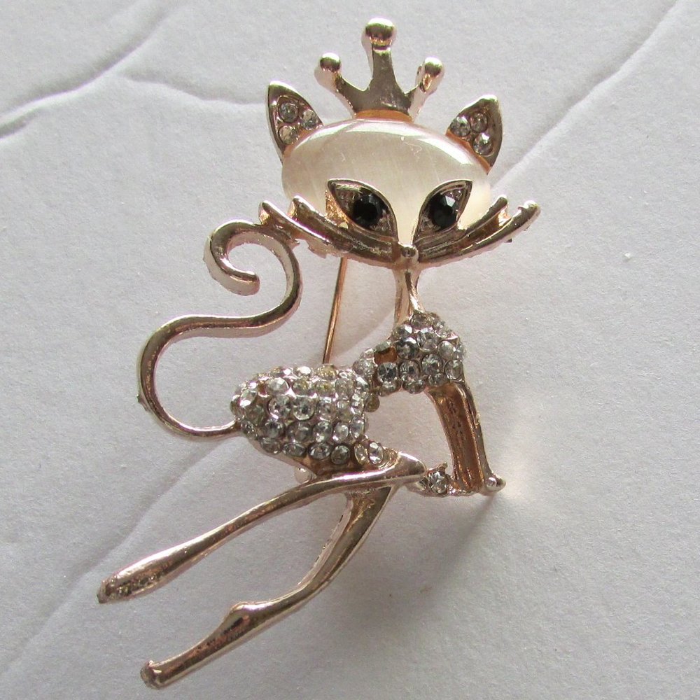 Cat Pin, Costume Jewelry SZ 2.5 " long